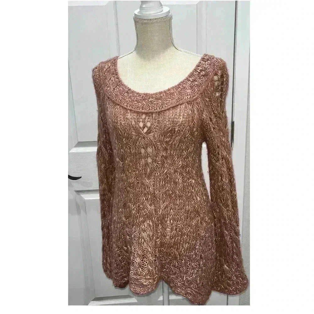 Free People Open knot Scoop neck sweater with flared sleeves, pink and white